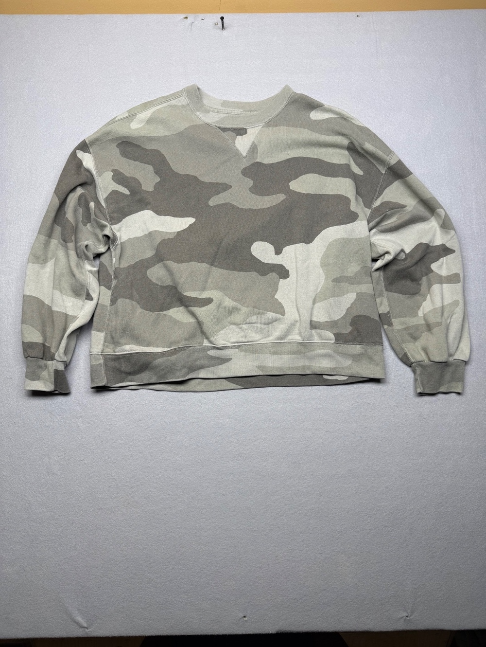 Abercrombie & Fitch Camo Crewneck Sweatshirt Women's XL